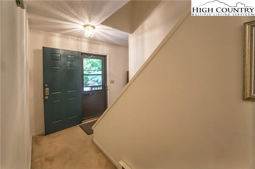 Image number 20 for the current listing