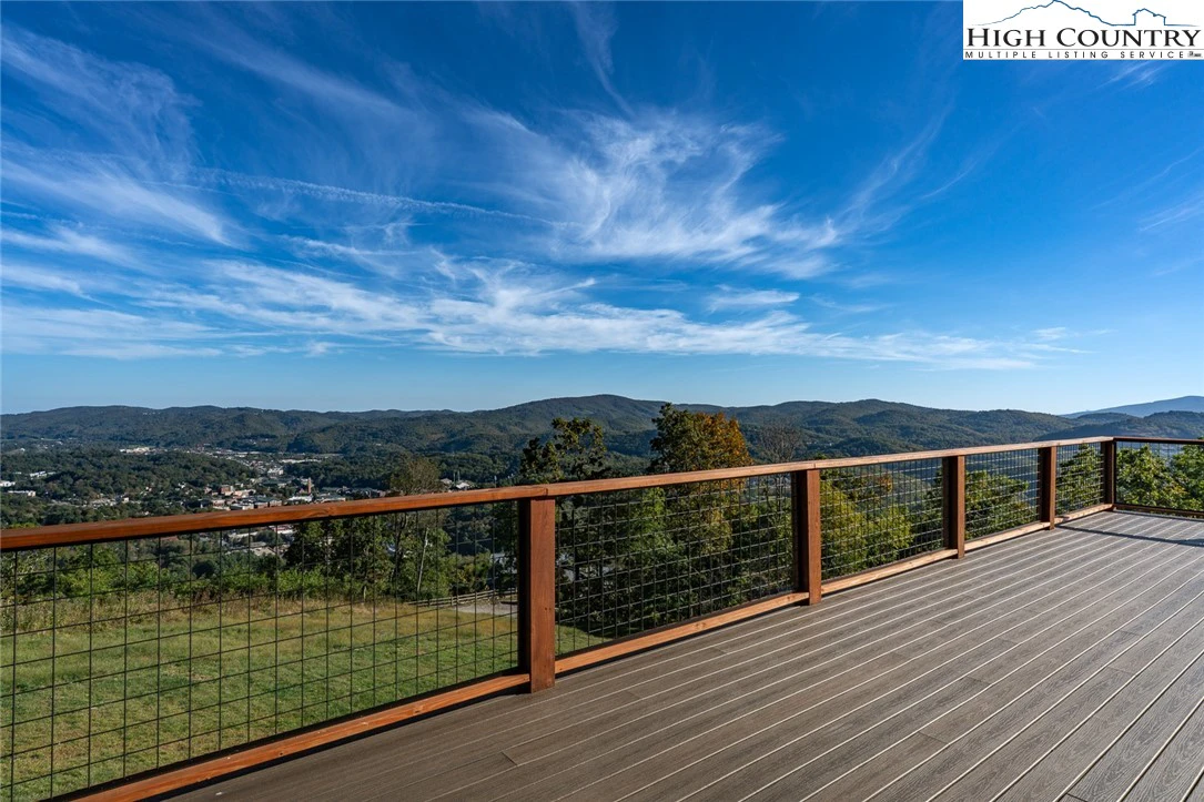 Image number 10 for the current listing