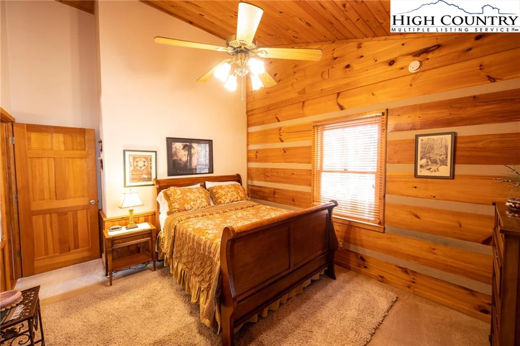 Image number 3 for the current listing