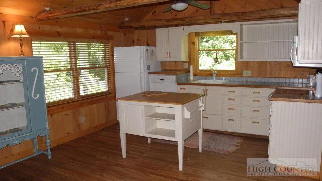 Image number 7 for the current listing