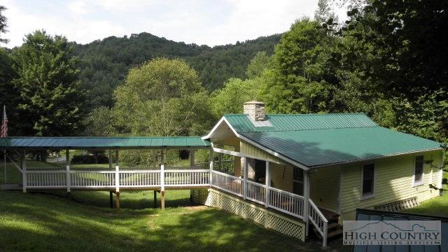 Image number 14 for the current listing