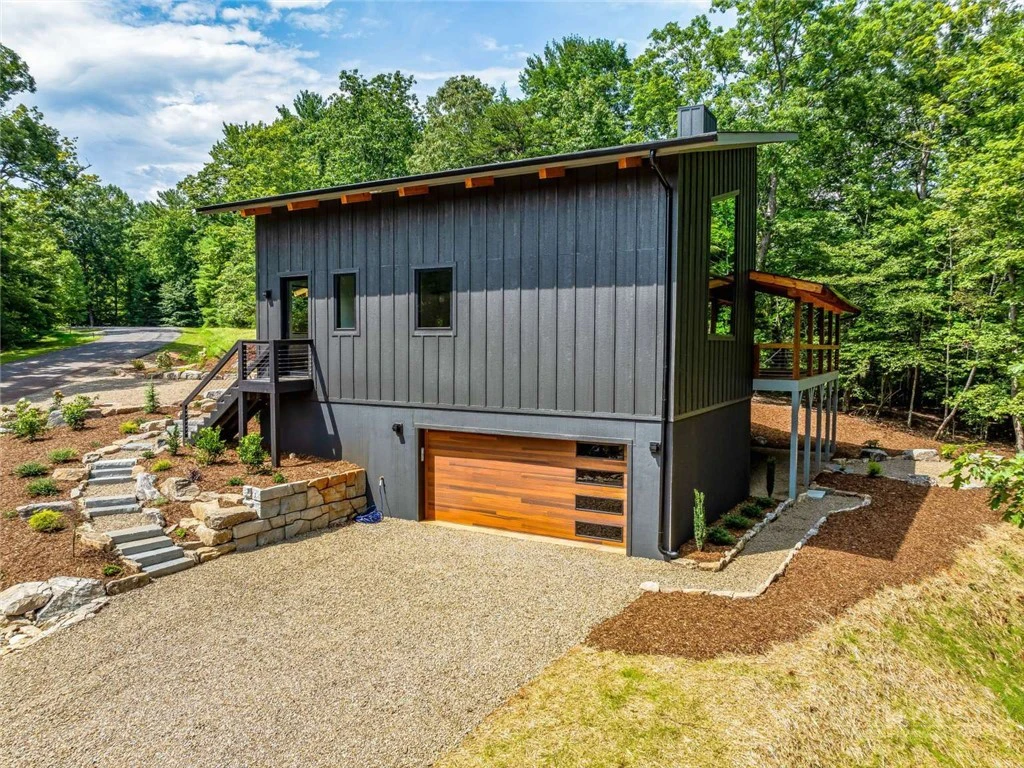 Image number 3 for the current listing