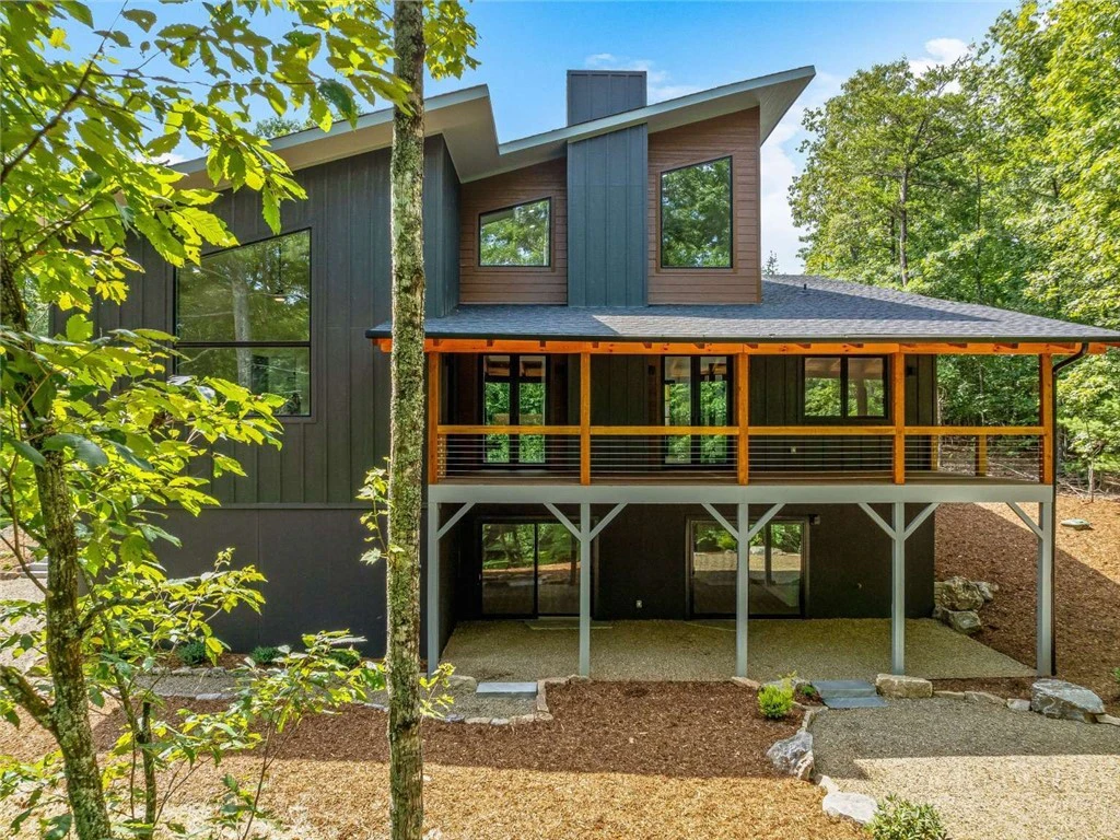 Image number 4 for the current listing