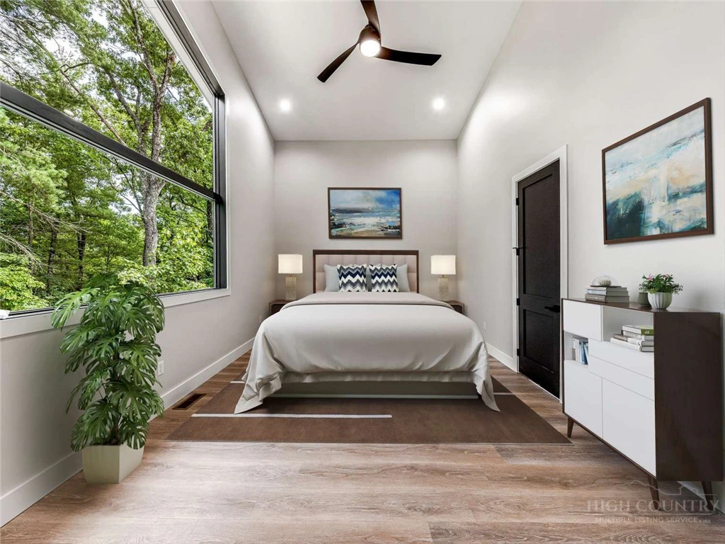 Image number 11 for the current listing