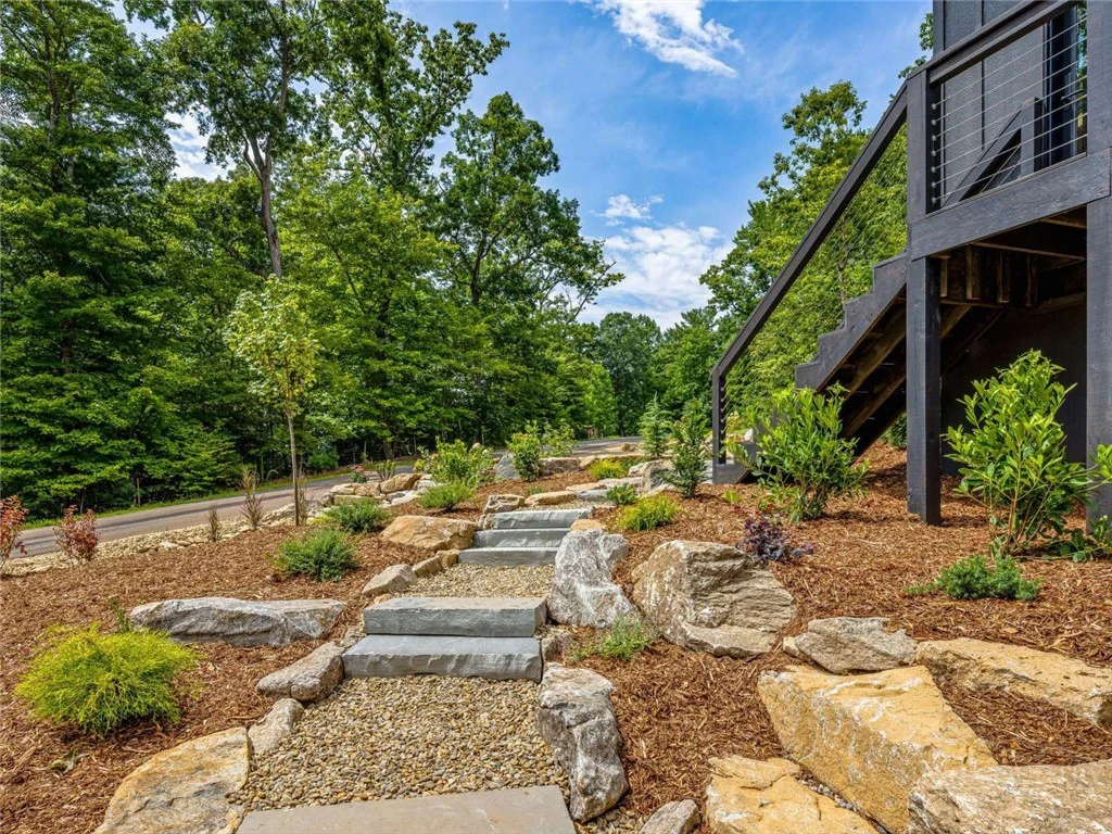 Image number 15 for the current listing