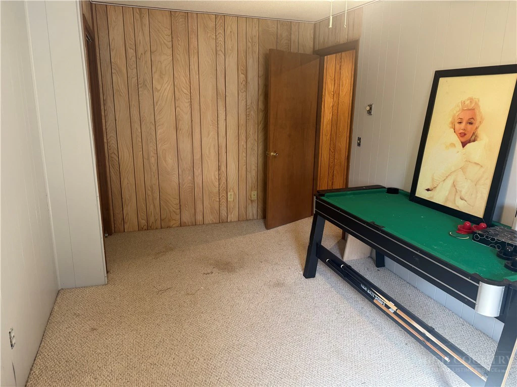 Image number 13 for the current listing