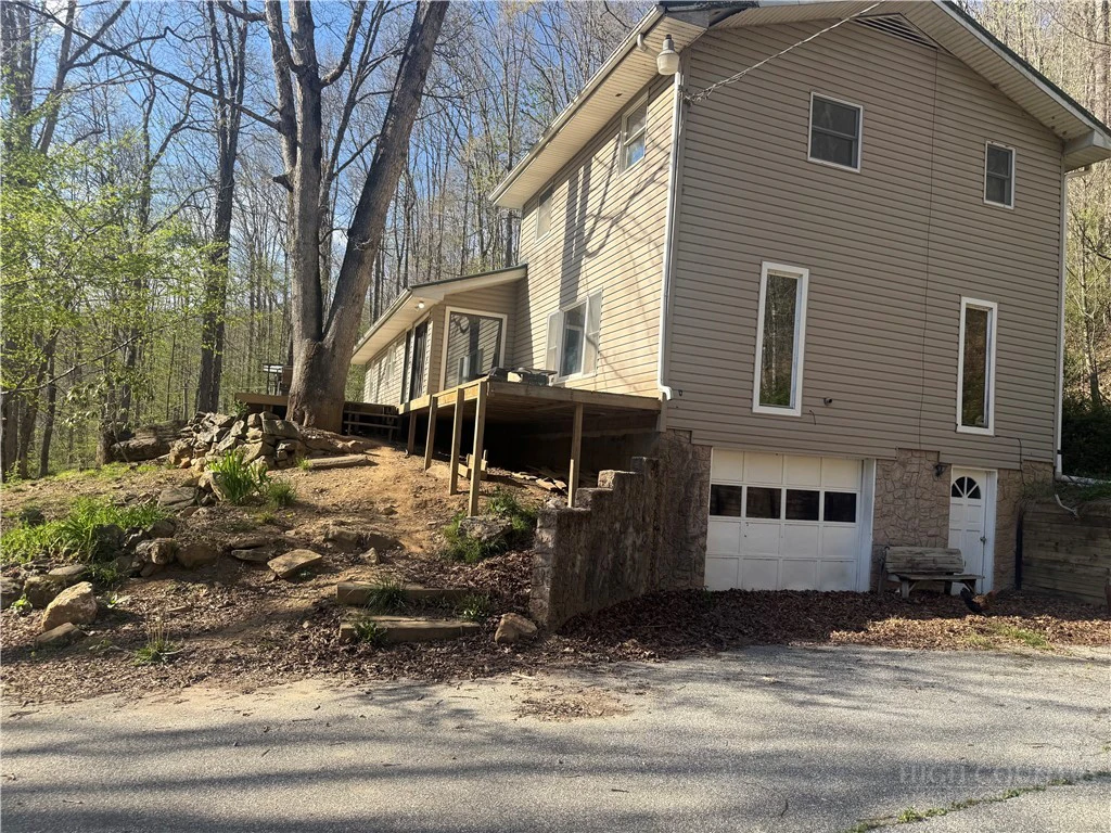 Image number 18 for the current listing