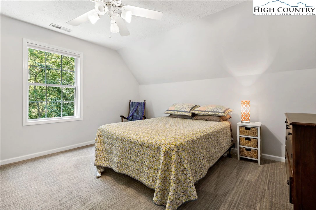 Image number 6 for the current listing