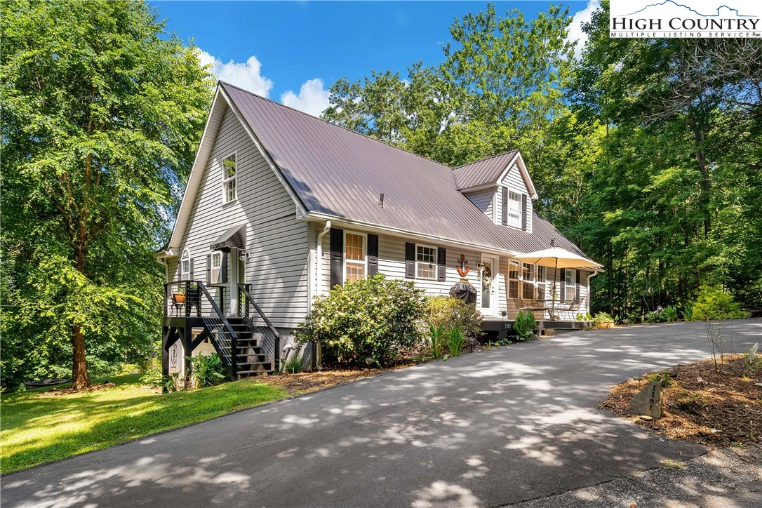 Image number 3 for the current listing