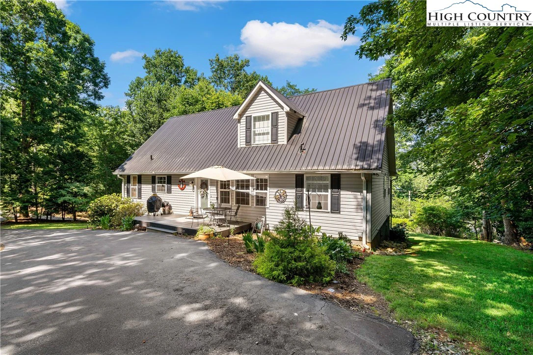 Image number 14 for the current listing
