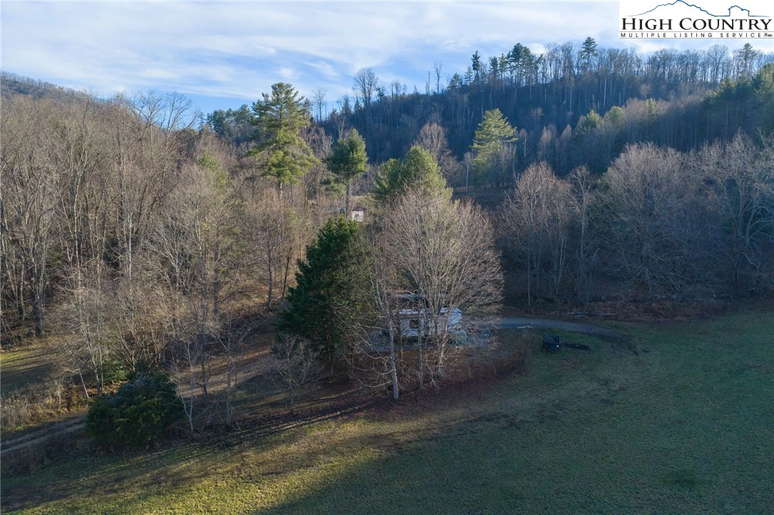Image number 18 for the current listing