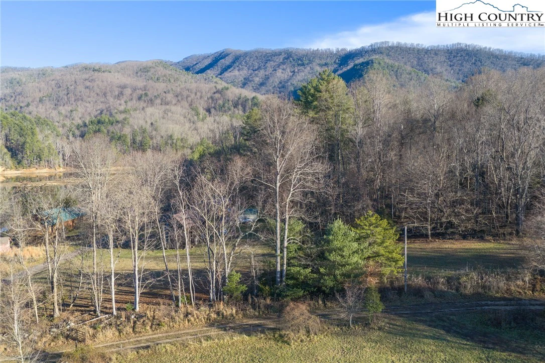 Image number 17 for the current listing