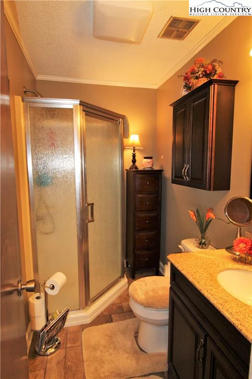 Image number 2 for the current listing