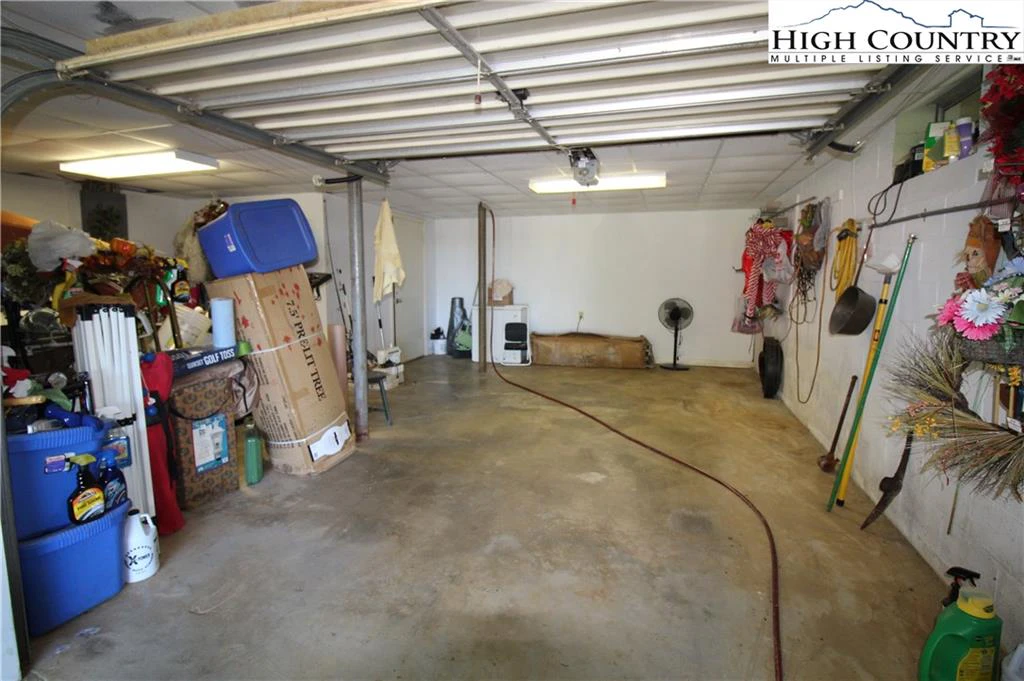 Image number 21 for the current listing