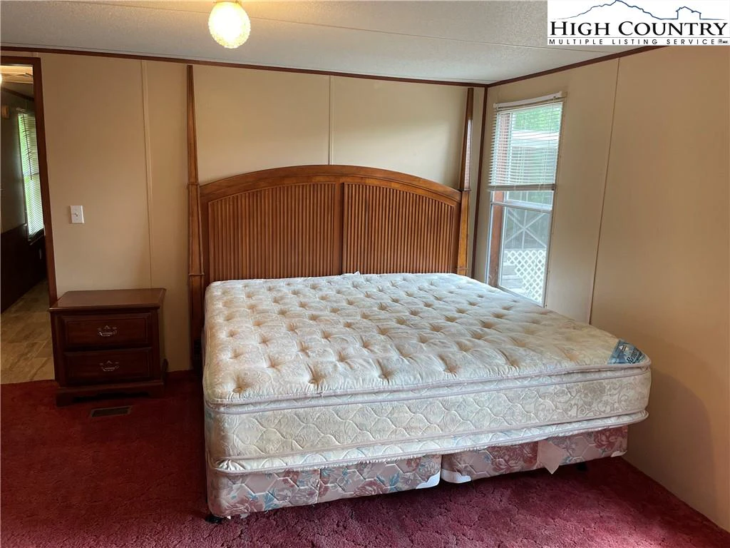 Image number 11 for the current listing