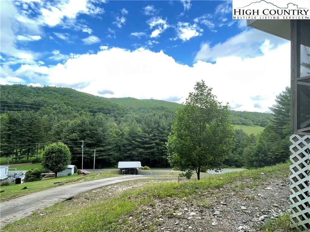 Image number 19 for the current listing