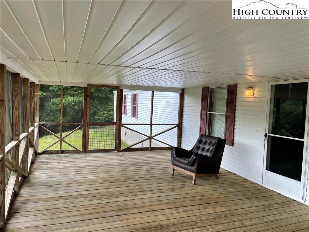 Image number 16 for the current listing