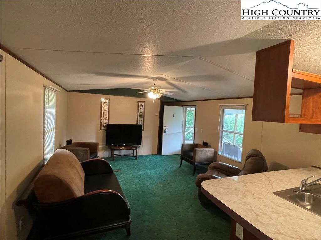 Image number 13 for the current listing