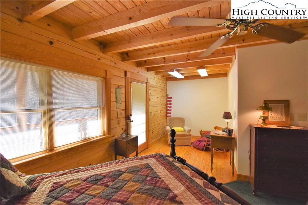 Image number 2 for the current listing