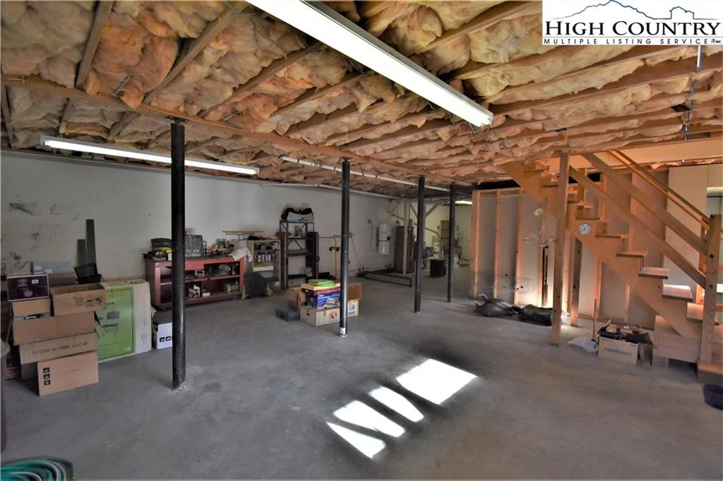 Image number 5 for the current listing