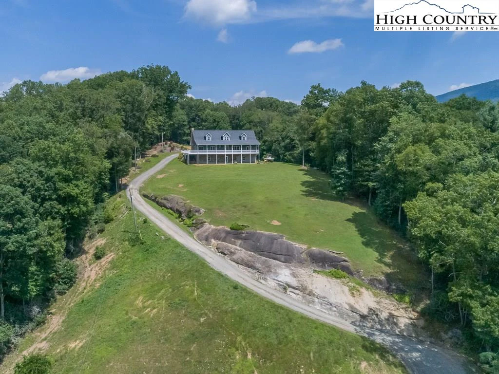 Image number 1 for the current listing