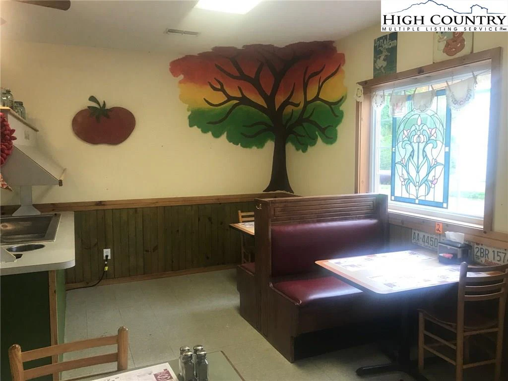 Image number 6 for the current listing