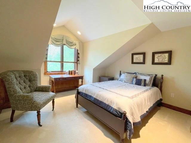 Image number 12 for the current listing