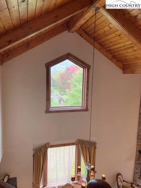 Image number 18 for the current listing