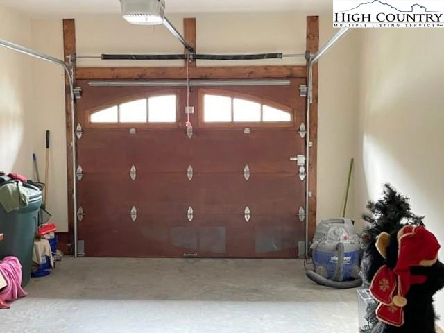Image number 20 for the current listing