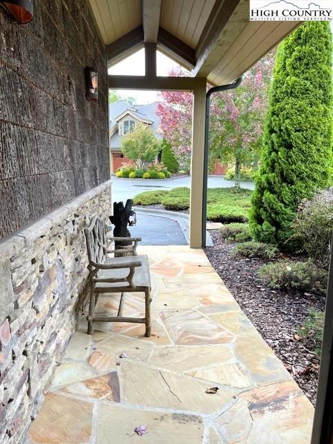 Image number 27 for the current listing