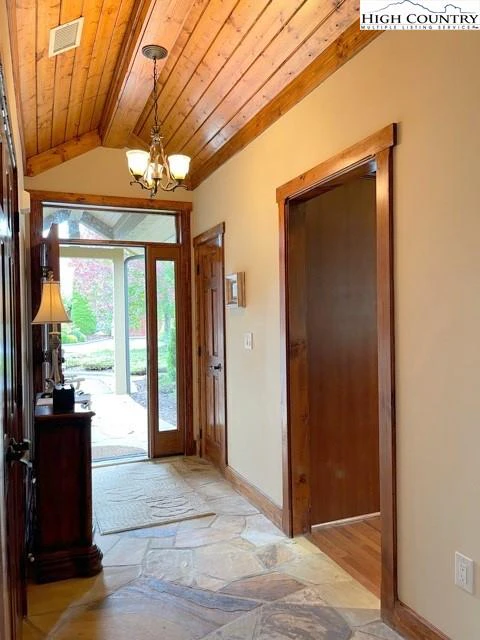 Image number 28 for the current listing