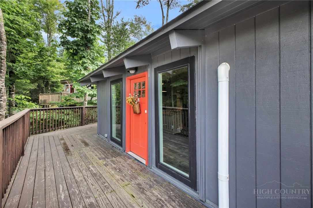 Image number 2 for the current listing