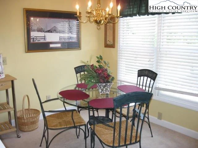 Image number 6 for the current listing