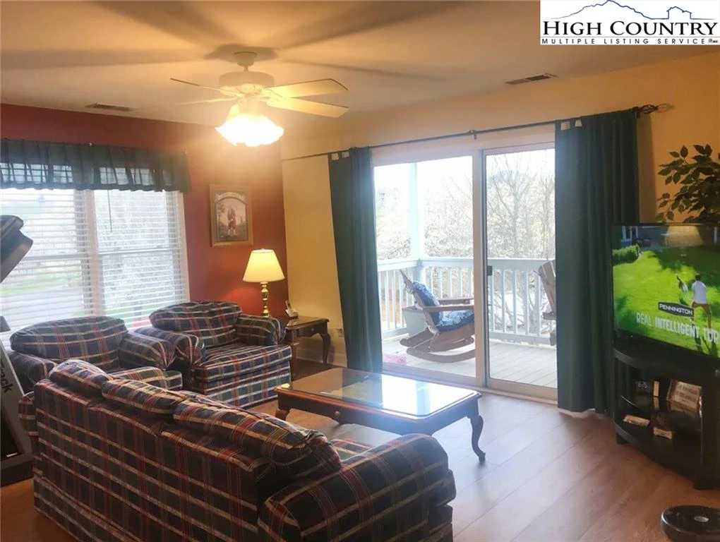Image number 7 for the current listing