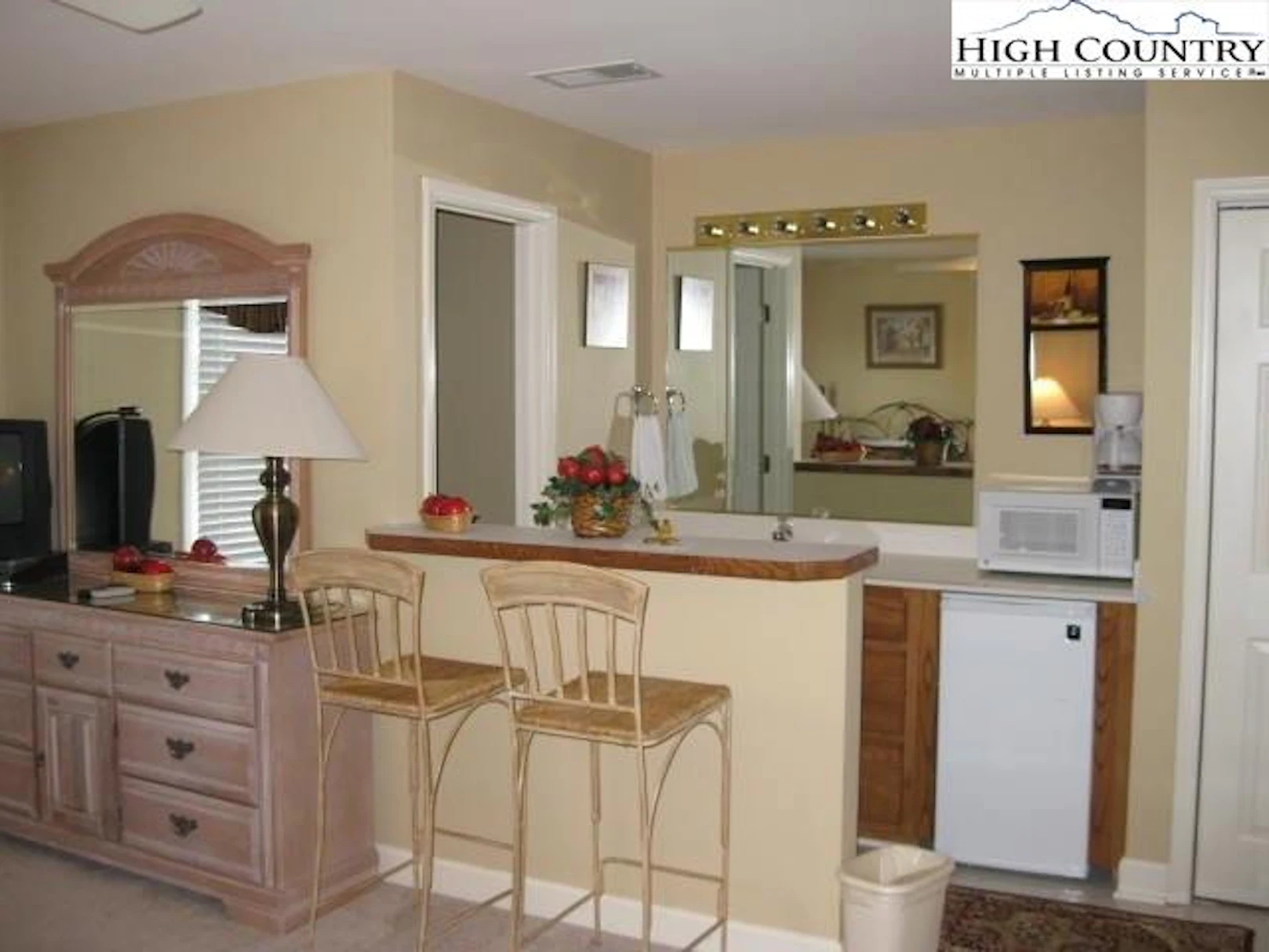 Image number 10 for the current listing