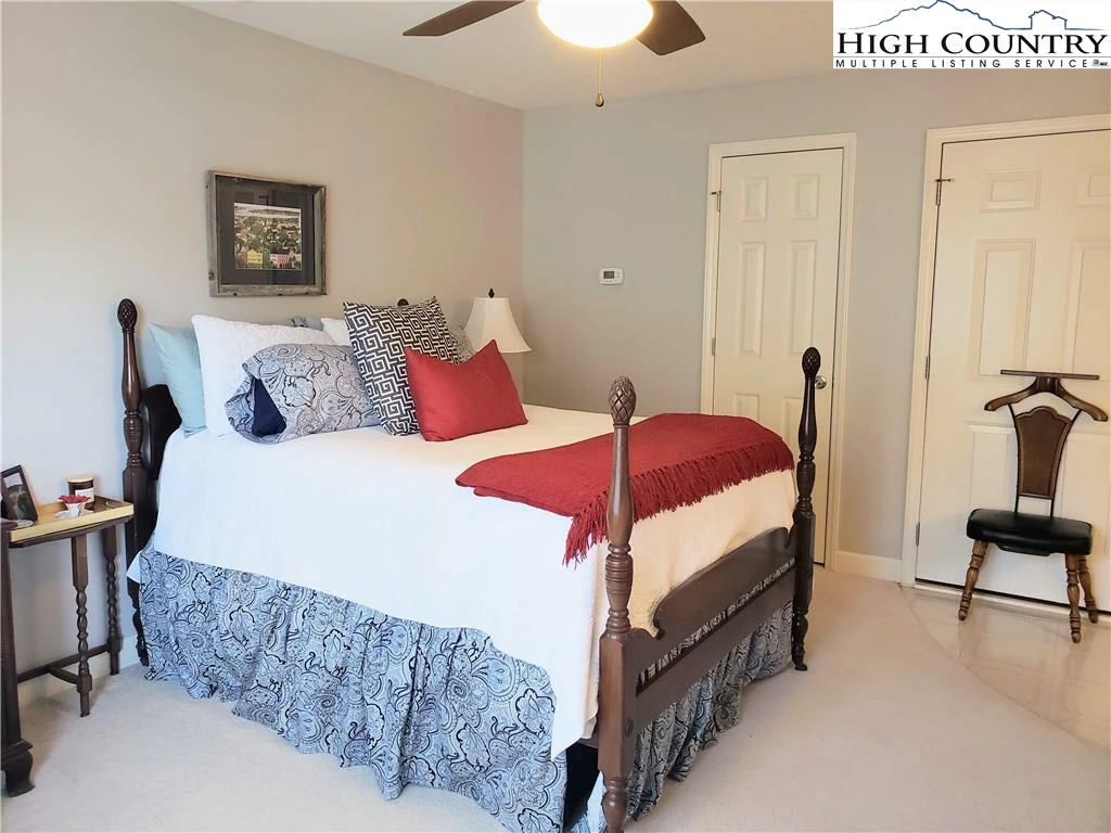 Image number 10 for the current listing