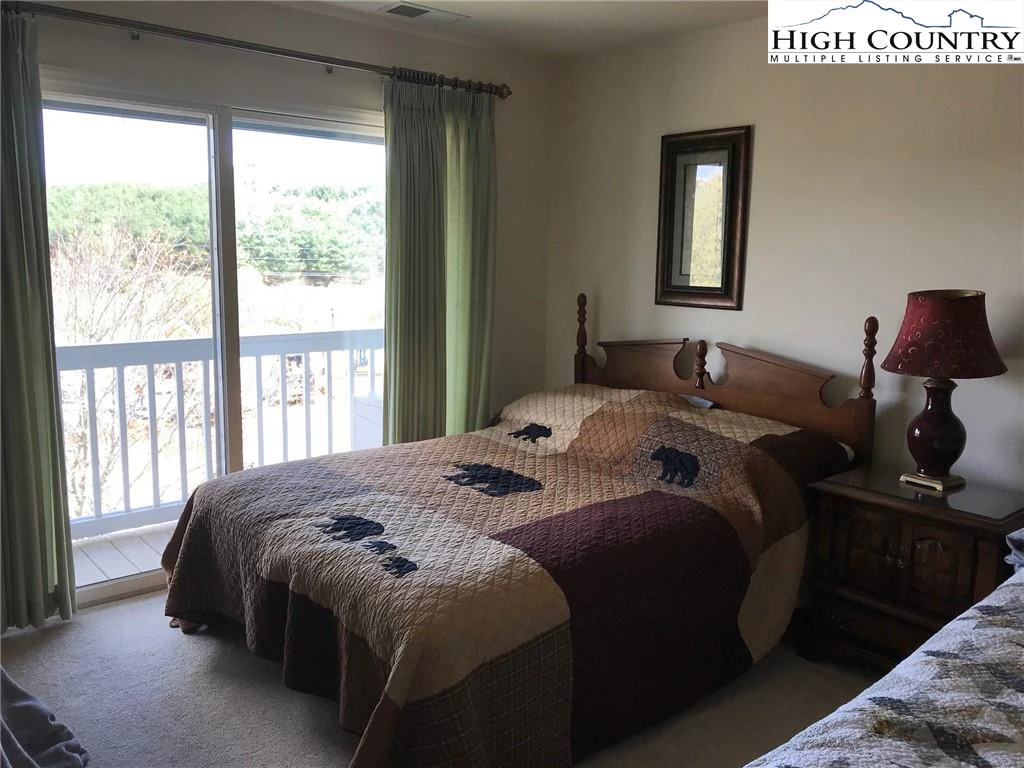 Image number 15 for the current listing