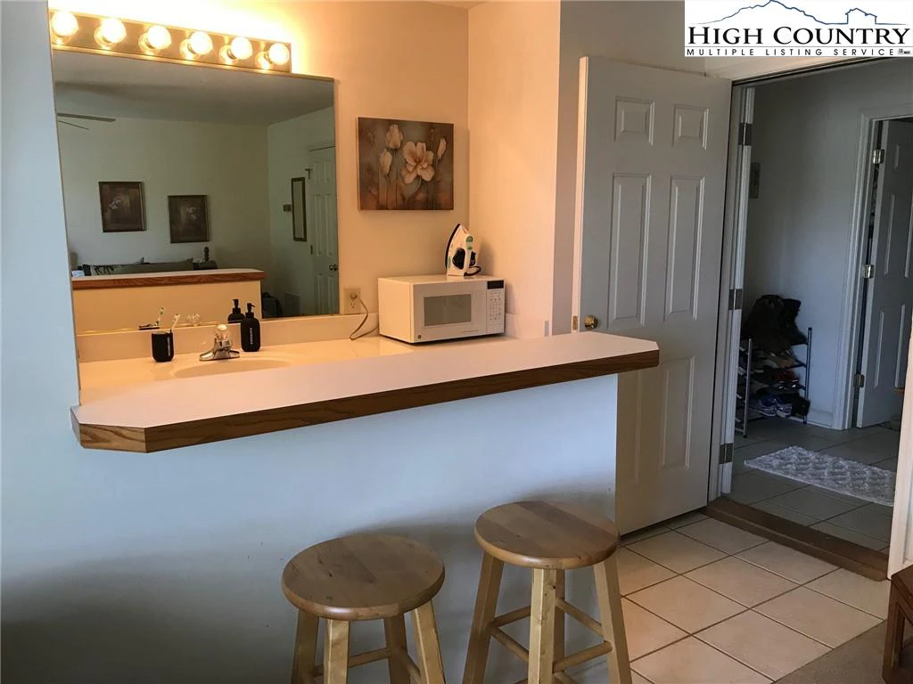 Image number 6 for the current listing
