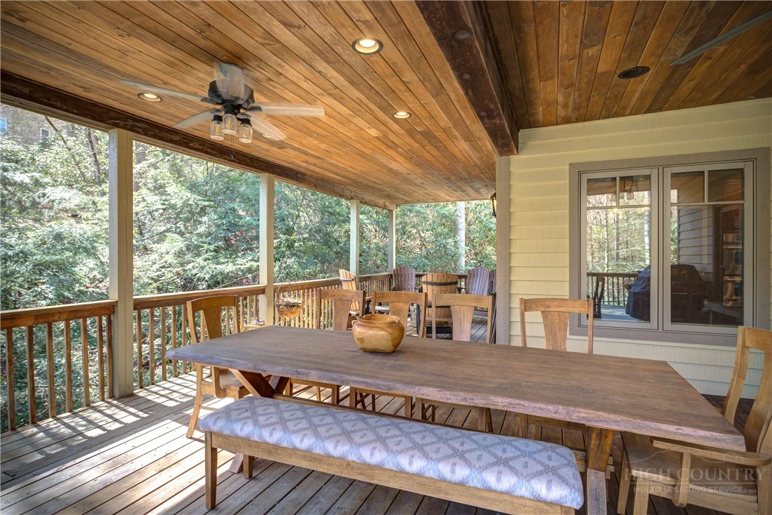 Image number 21 for the current listing