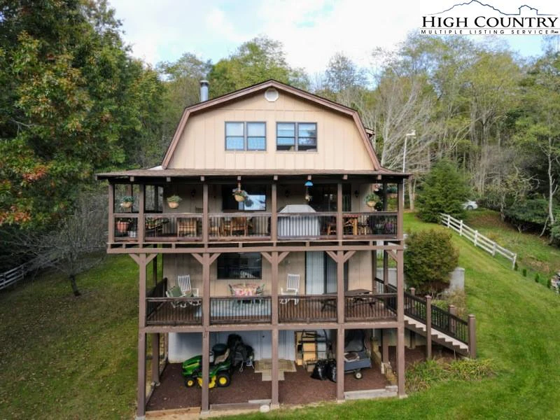 Image number 1 for the current listing