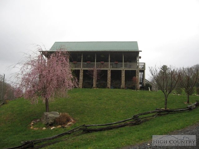 Image number 1 for the current listing