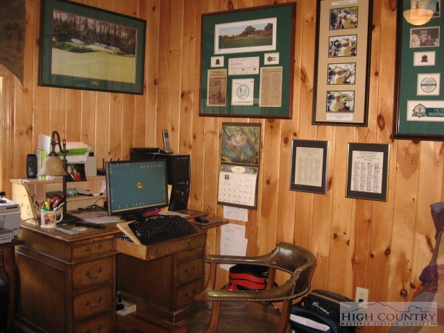 Image number 9 for the current listing