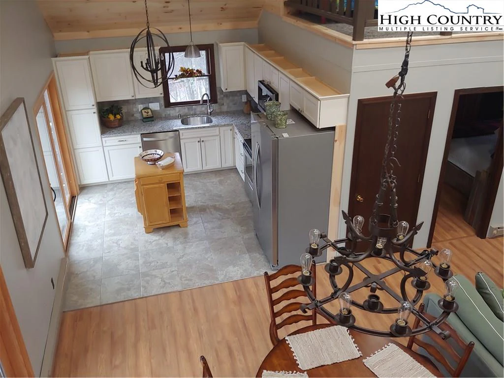 Image number 9 for the current listing