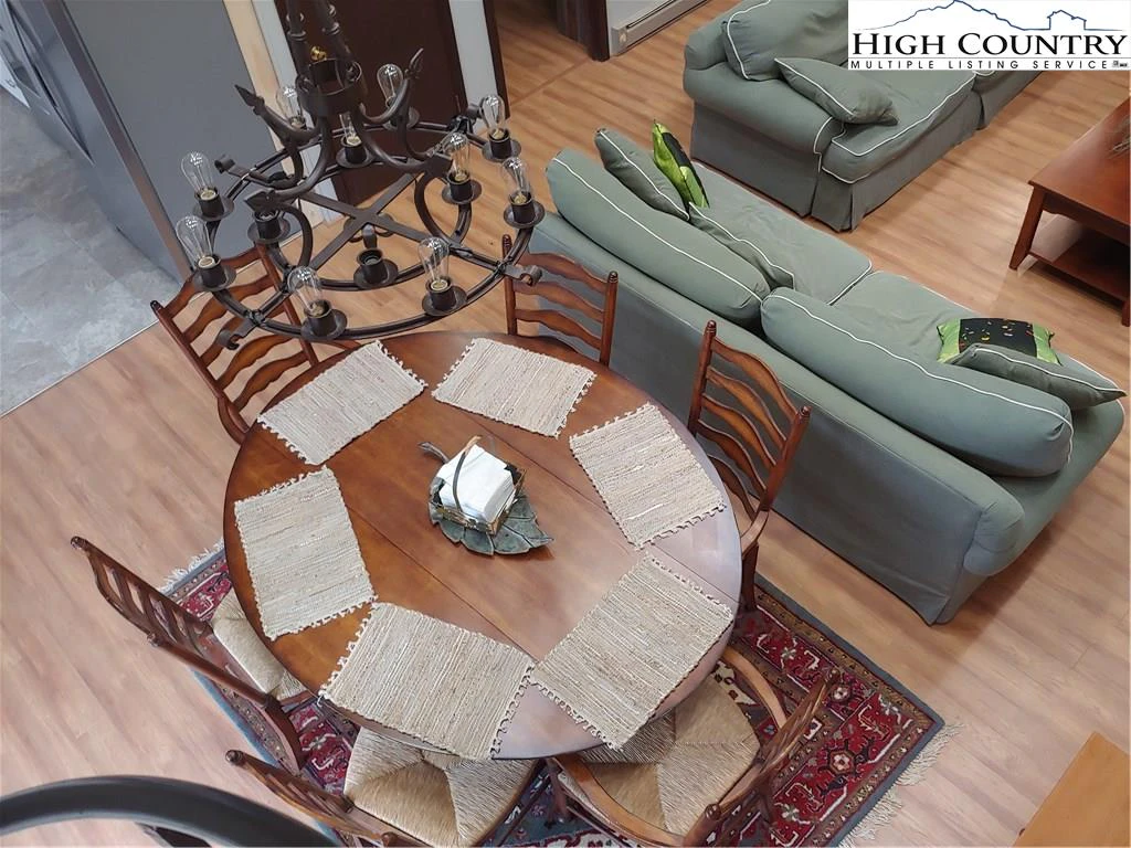 Image number 8 for the current listing