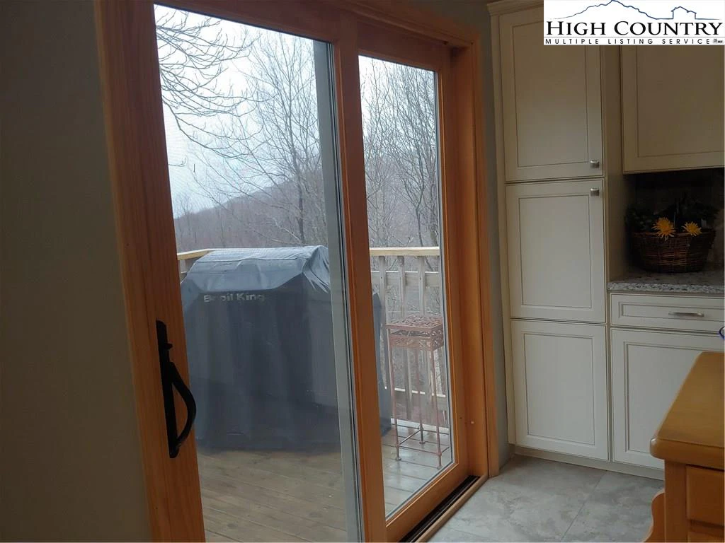 Image number 6 for the current listing