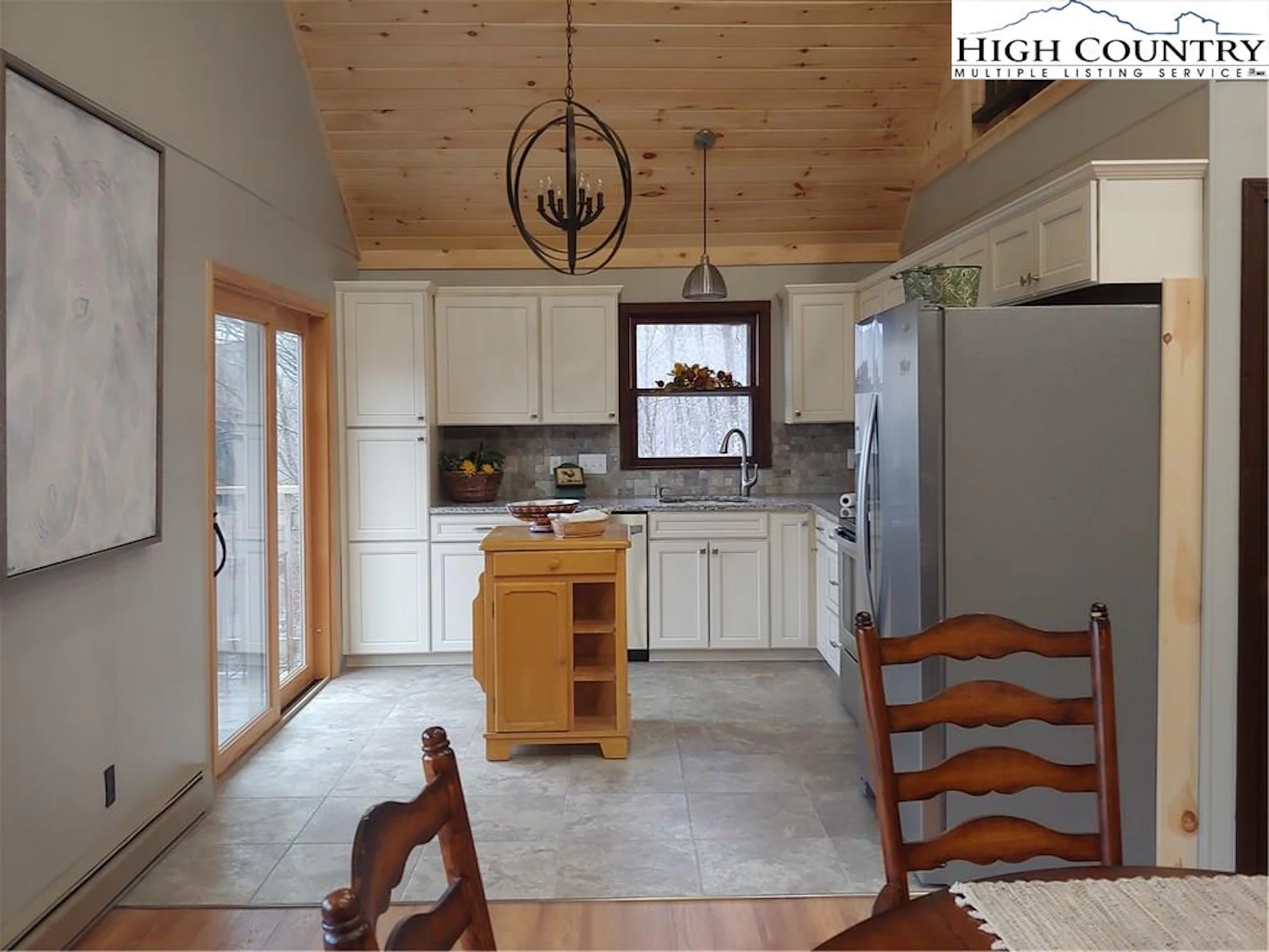 Image number 19 for the current listing