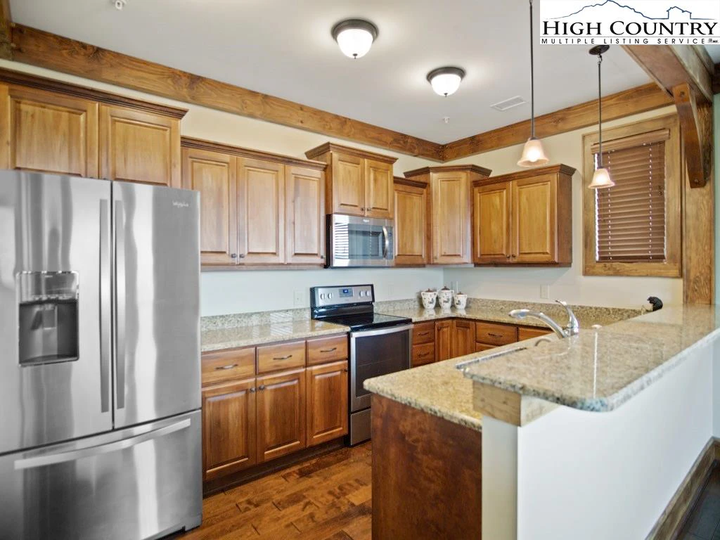 Image number 3 for the current listing