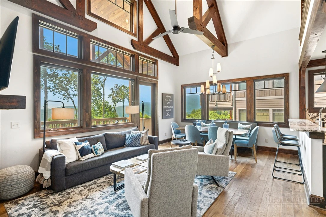 Image number 3 for the current listing