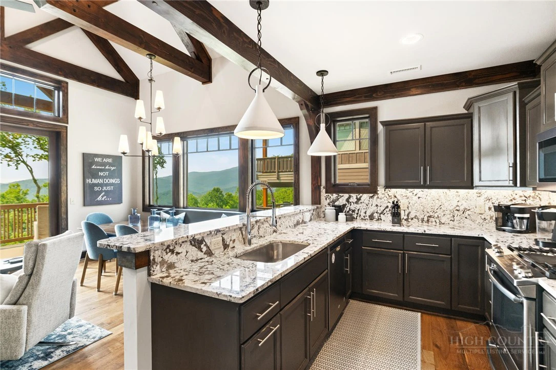 Image number 7 for the current listing