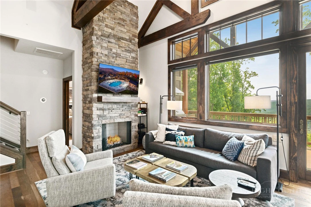Image number 11 for the current listing